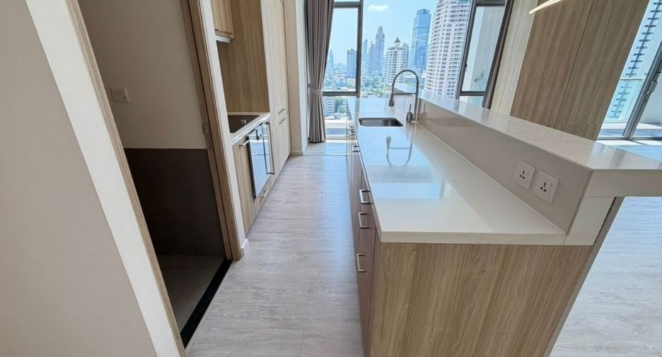 For rent 3 bedrooms condo in Sathon, Bangkok