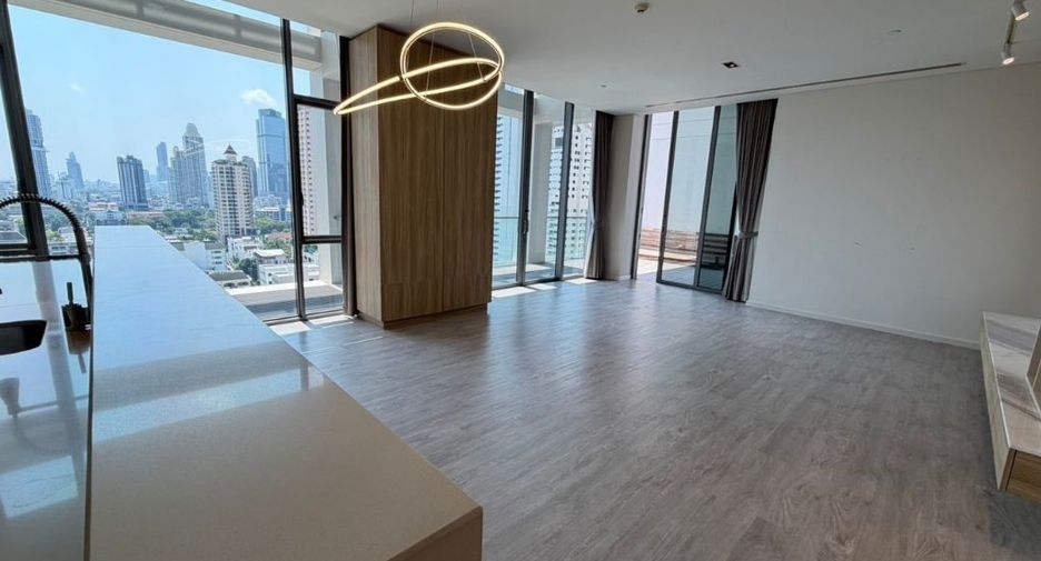 For rent 3 bedrooms condo in Sathon, Bangkok