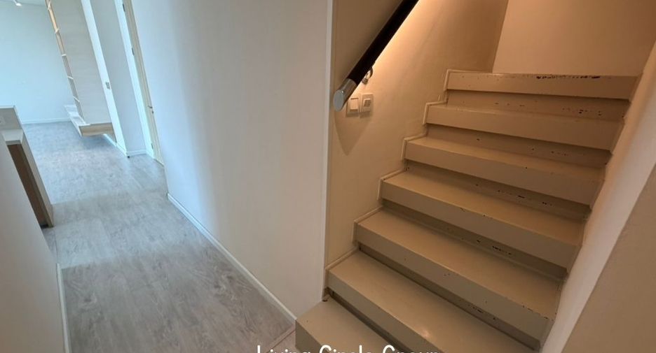 For rent 3 bedrooms condo in Sathon, Bangkok