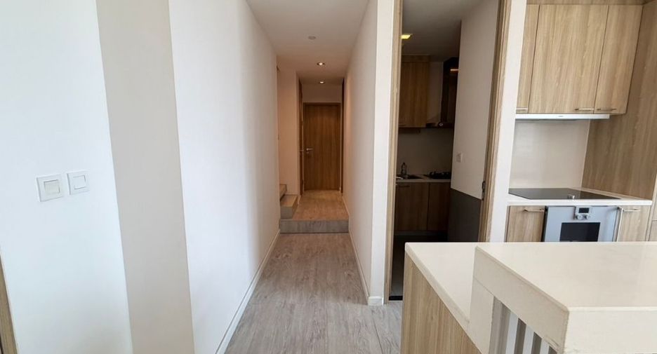 For rent 3 bedrooms condo in Sathon, Bangkok