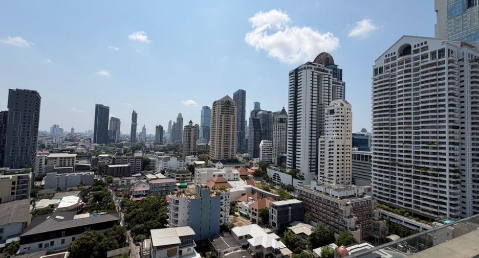 For rent 3 bedrooms condo in Sathon, Bangkok