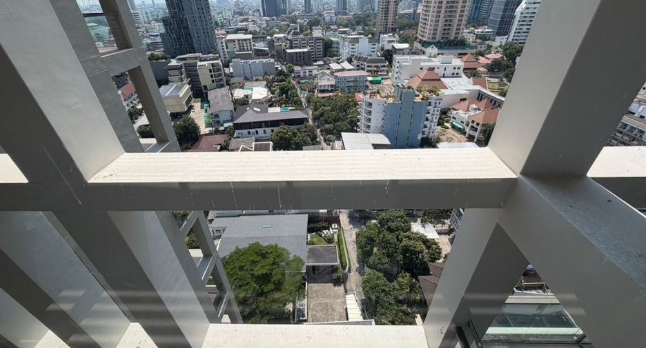 For rent 3 bedrooms condo in Sathon, Bangkok