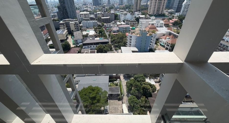 For rent 3 bedrooms condo in Sathon, Bangkok