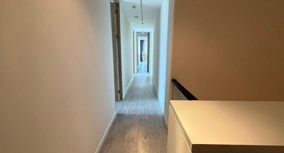 For rent 3 bedrooms condo in Sathon, Bangkok