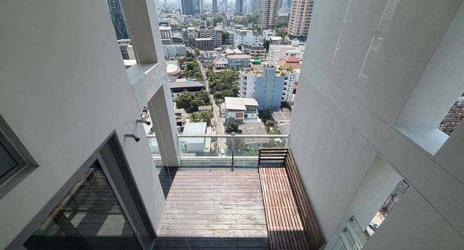 For rent 3 bedrooms condo in Sathon, Bangkok