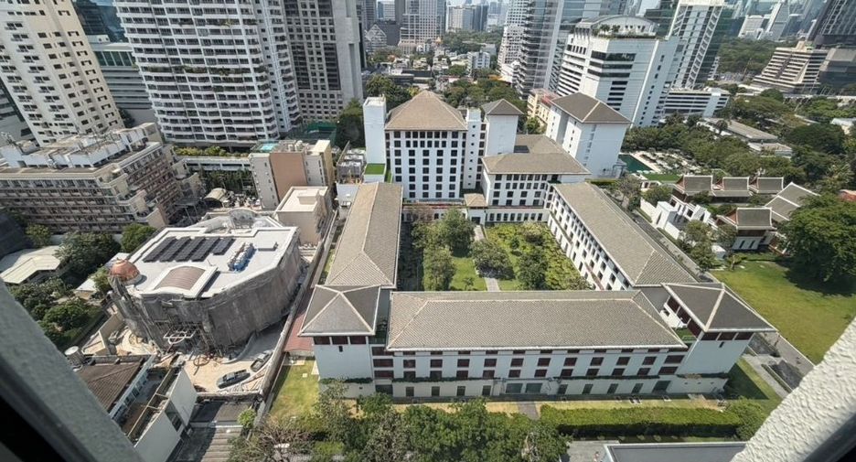 For rent 3 bedrooms condo in Sathon, Bangkok