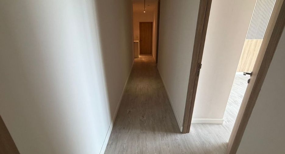 For rent 3 bedrooms condo in Sathon, Bangkok