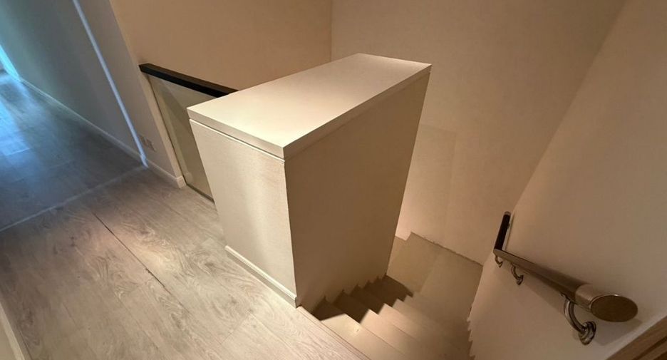 For rent 3 bedrooms condo in Sathon, Bangkok
