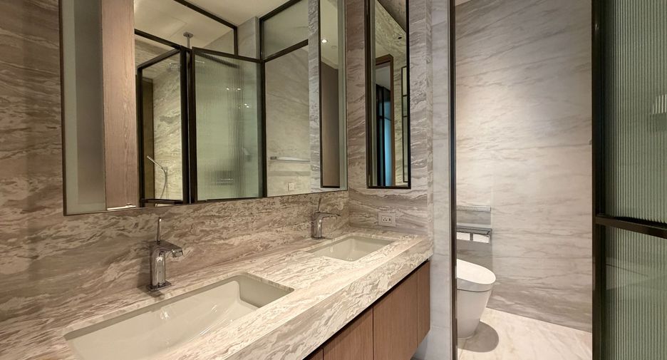 For sale 1 bed condo in Pathum Wan, Bangkok