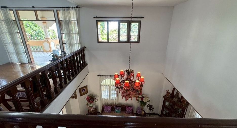 For sale 4 bedrooms house in Bang Kapi, Bangkok