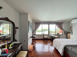 For sale 3 bedrooms condo in Na Jomtien, Pattaya