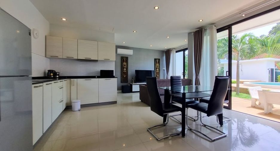 Casa adosada en venta de 2 habitaciones en Bang Lamung, Chonburi
