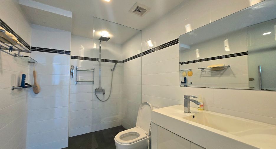 For rent 2 bedrooms condo in Bang Lamung, Chonburi