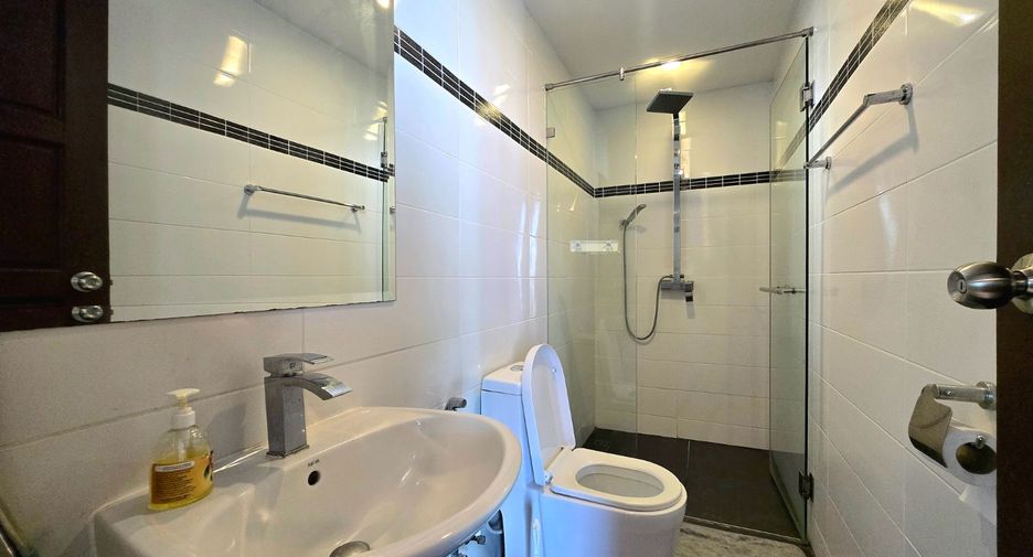 For rent 2 bedrooms condo in Bang Lamung, Chonburi