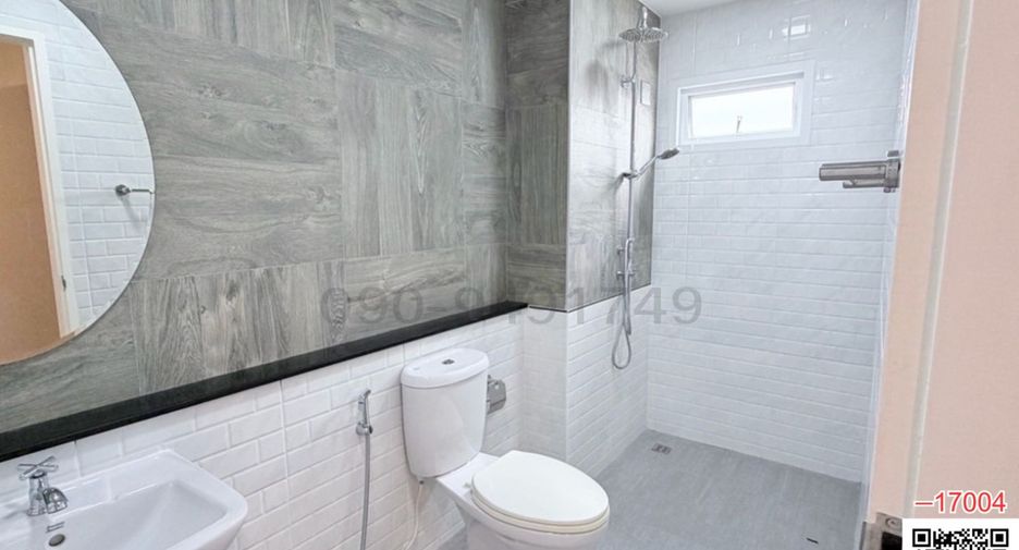 For rent 4 bedrooms townhouse in Suan Luang, Bangkok