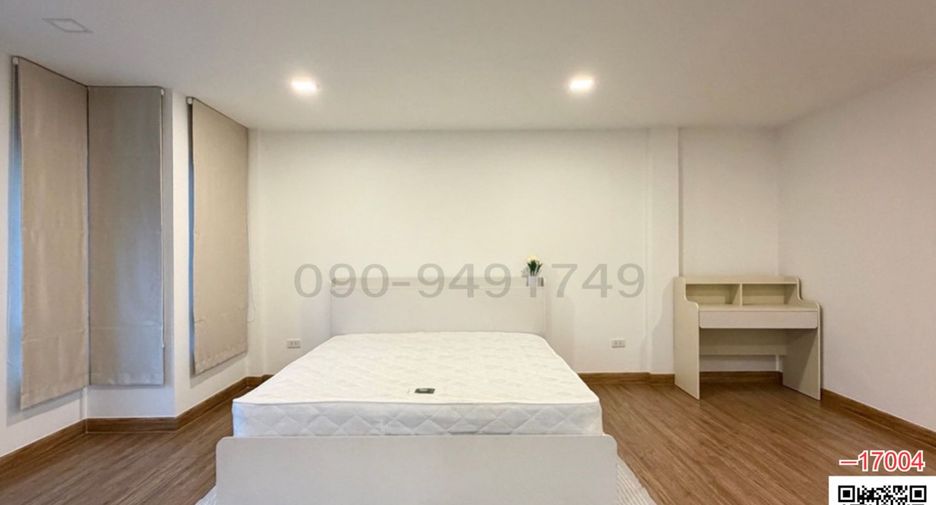 For rent 4 bedrooms townhouse in Suan Luang, Bangkok