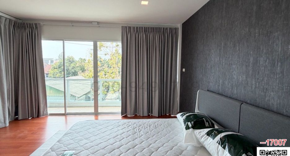 For rent 3 bedrooms house in Suan Luang, Bangkok