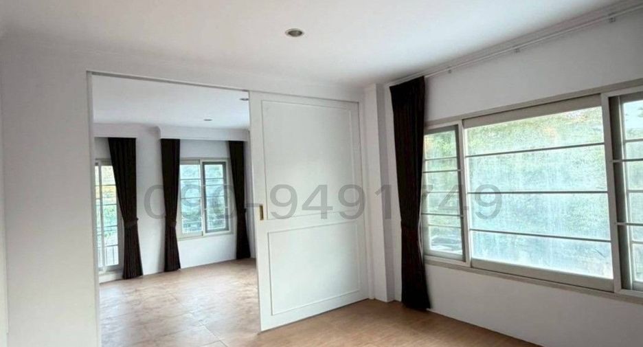 For rent 3 bedrooms house in Phasi Charoen, Bangkok