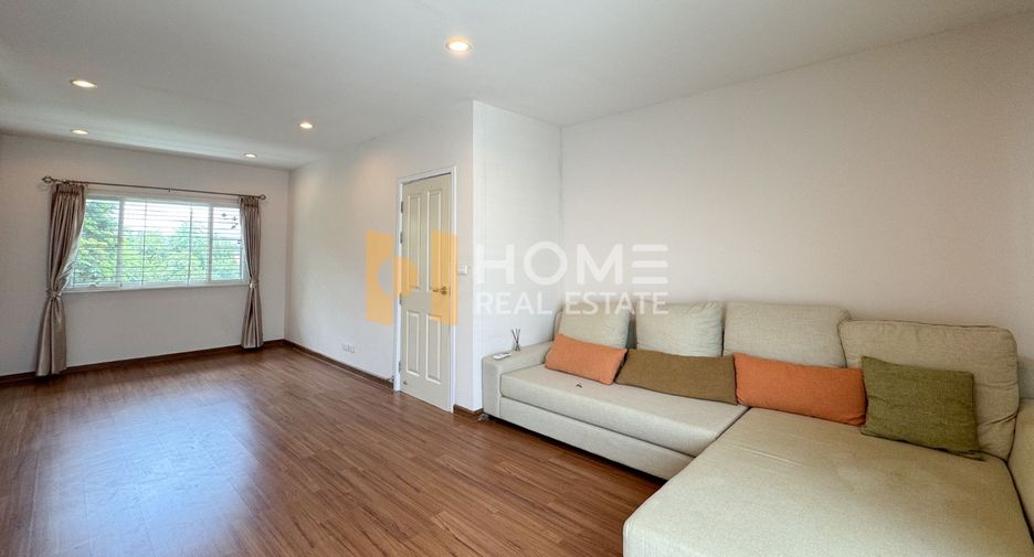 For sale 3 bedrooms townhouse in Suan Luang, Bangkok