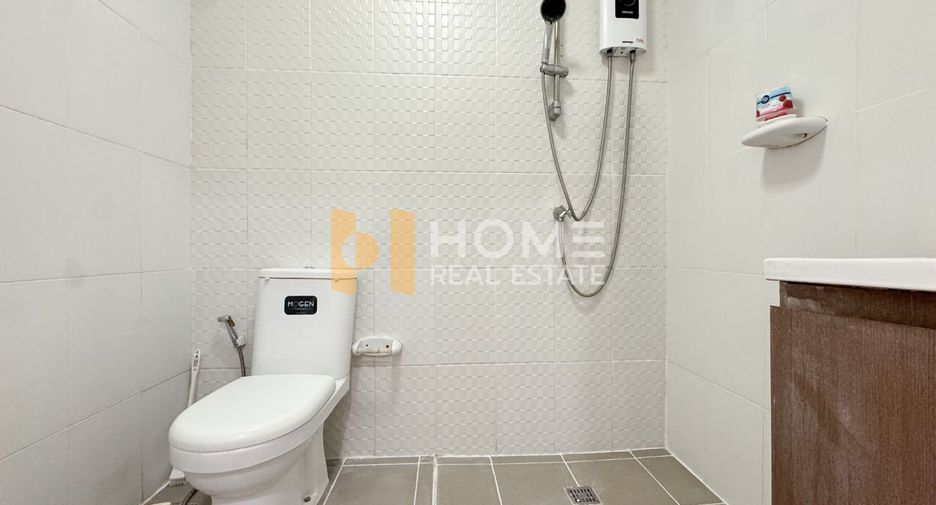 For sale 3 bedrooms townhouse in Suan Luang, Bangkok