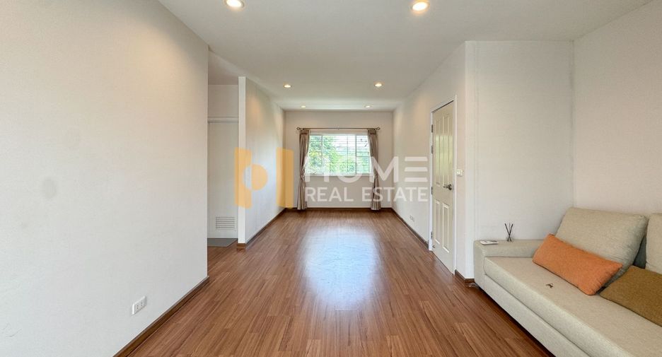 For sale 3 bedrooms townhouse in Suan Luang, Bangkok
