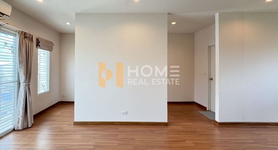 For sale 3 bedrooms townhouse in Suan Luang, Bangkok