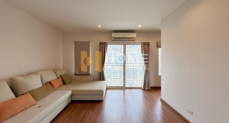 For sale 3 bedrooms townhouse in Suan Luang, Bangkok