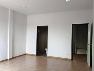 出租 3 卧室 办公室 在 Saphan Sung, 曼谷