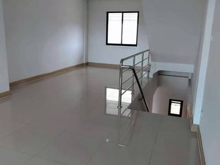出租 3 卧室 办公室 在 Saphan Sung, 曼谷