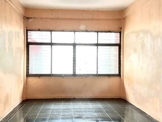 For rent 3 bedrooms retail Space in Khlong Toei, Bangkok