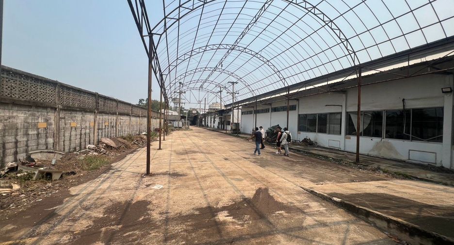 Lagerhaus zur Miete mit 10 Zimmer in Sam Phran, Nakhon Pathom