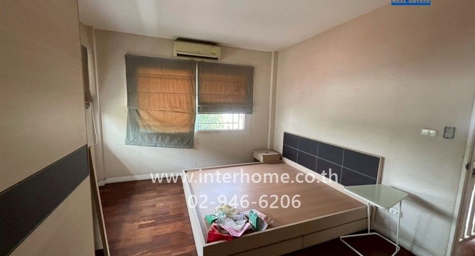 For sale 4 bedrooms house in Mueang Samut Prakan, Samut Prakan