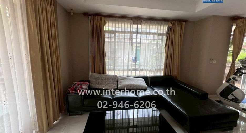 For sale 4 bedrooms house in Mueang Samut Prakan, Samut Prakan
