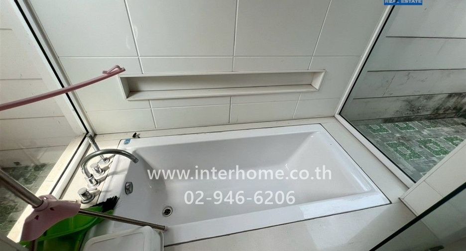 For sale 4 bedrooms house in Mueang Samut Prakan, Samut Prakan