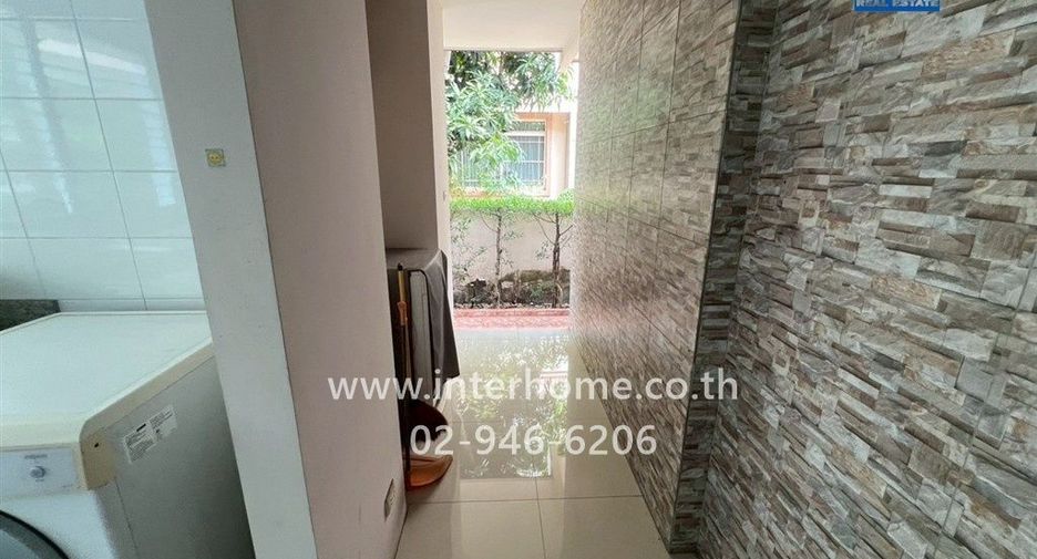 For sale 4 bedrooms house in Mueang Samut Prakan, Samut Prakan