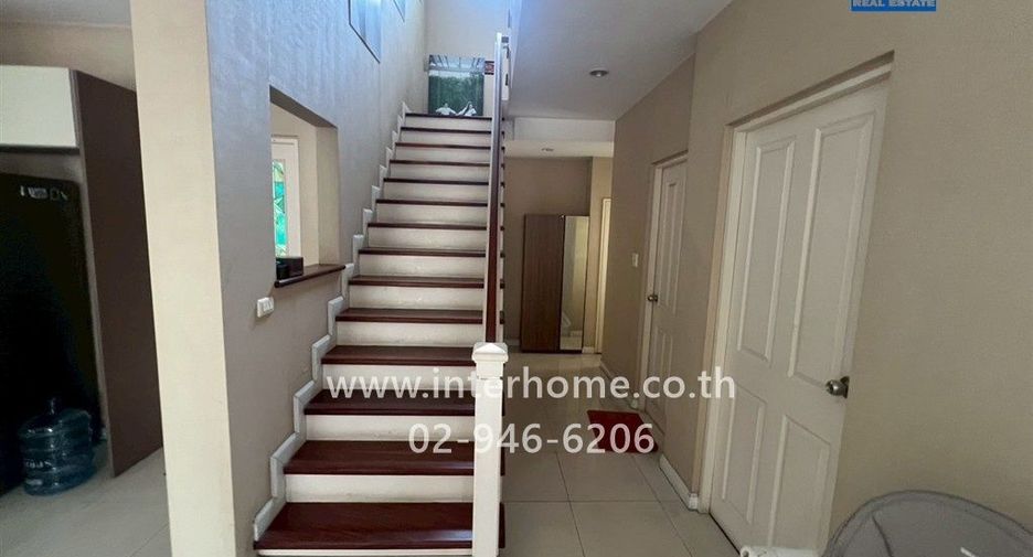 For sale 4 bedrooms house in Mueang Samut Prakan, Samut Prakan