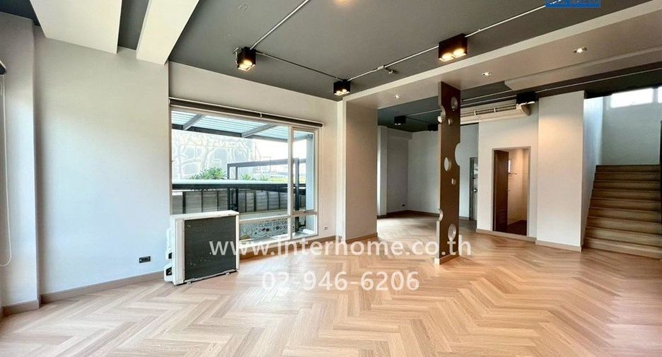 Oficina en venta en Wang Thonglang, Bangkok