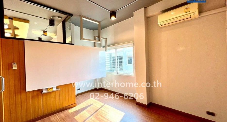 Oficina en venta en Wang Thonglang, Bangkok