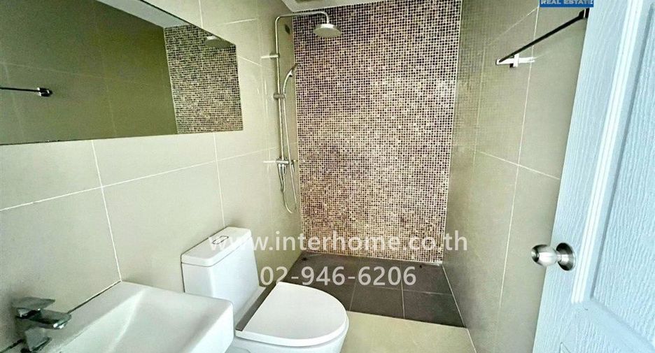 For rent and for sale 4 bedrooms retail Space in Thon Buri, Bangkok