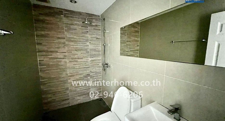 For rent and for sale 4 bedrooms retail Space in Thon Buri, Bangkok
