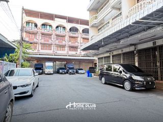 For sale 5 bedrooms retail Space in Thon Buri, Bangkok