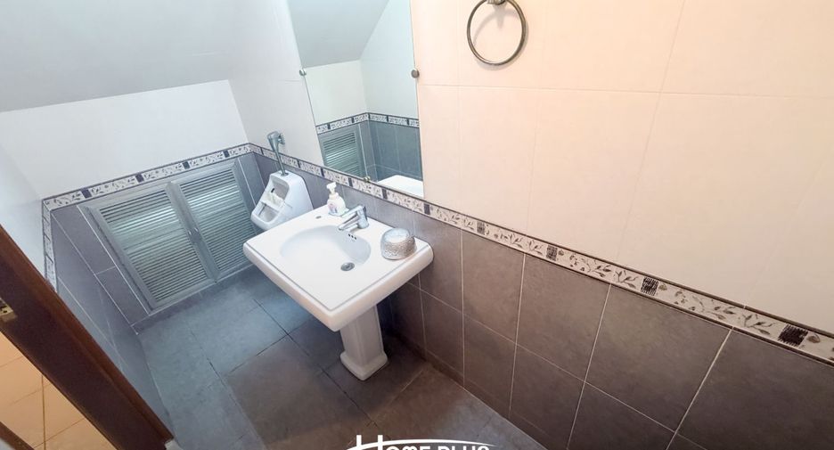 For sale 5 bedrooms retail Space in Thon Buri, Bangkok