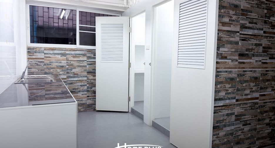 For sale 5 bedrooms retail Space in Thon Buri, Bangkok