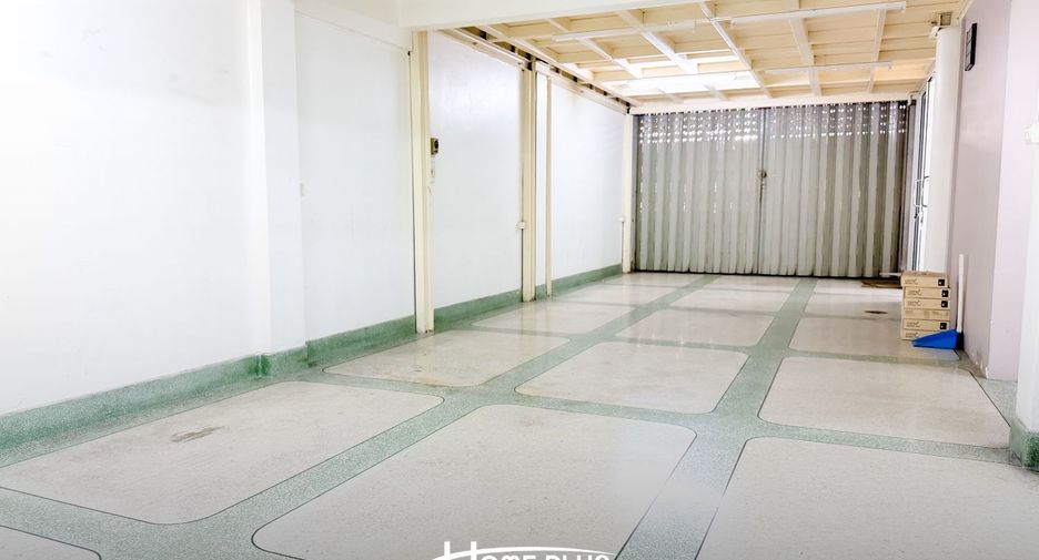 For sale 5 bedrooms retail Space in Thon Buri, Bangkok