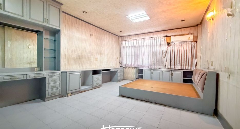 For sale 5 bedrooms retail Space in Thon Buri, Bangkok