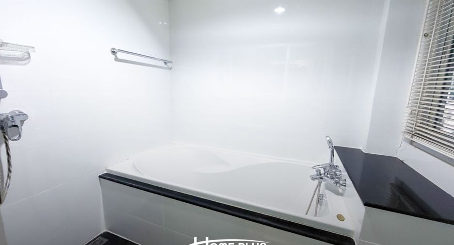 For sale 5 bedrooms retail Space in Thon Buri, Bangkok