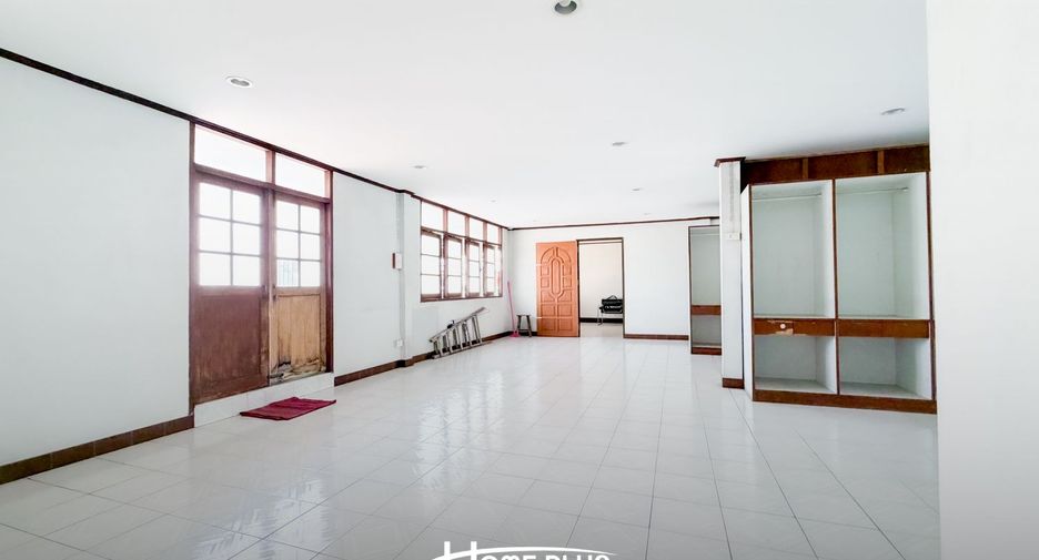 For sale 5 bedrooms retail Space in Thon Buri, Bangkok