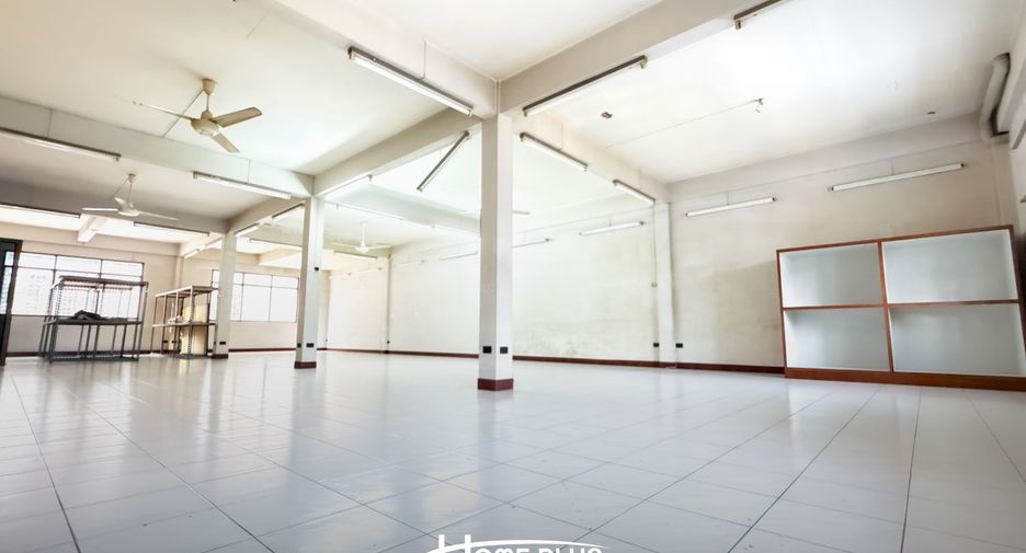 For sale 5 bedrooms retail Space in Thon Buri, Bangkok