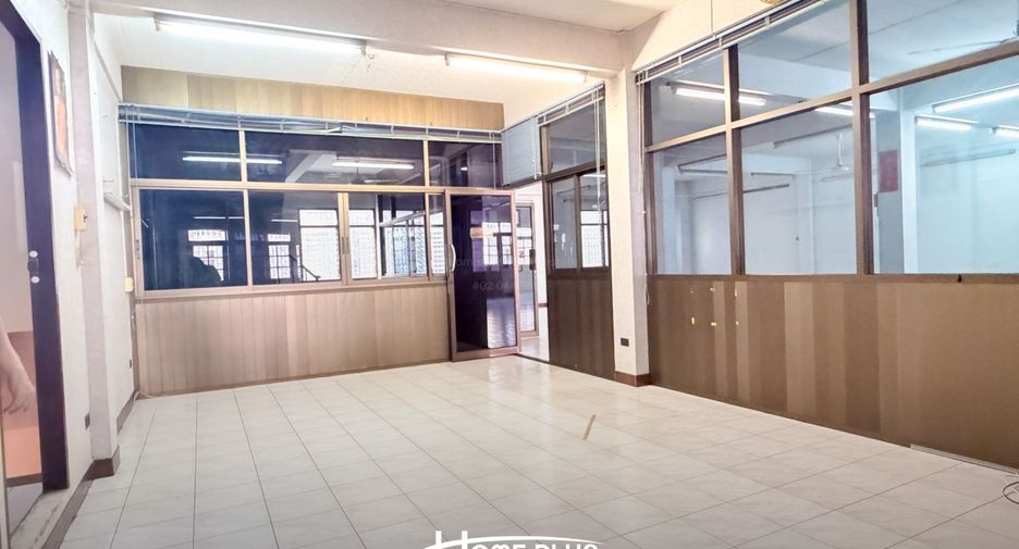 For sale 5 bedrooms retail Space in Thon Buri, Bangkok