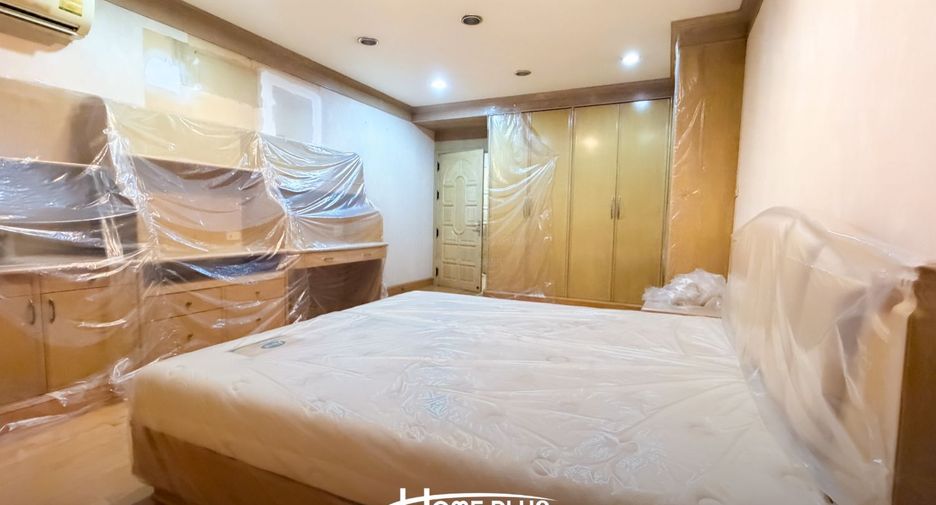 For sale 5 bedrooms retail Space in Thon Buri, Bangkok